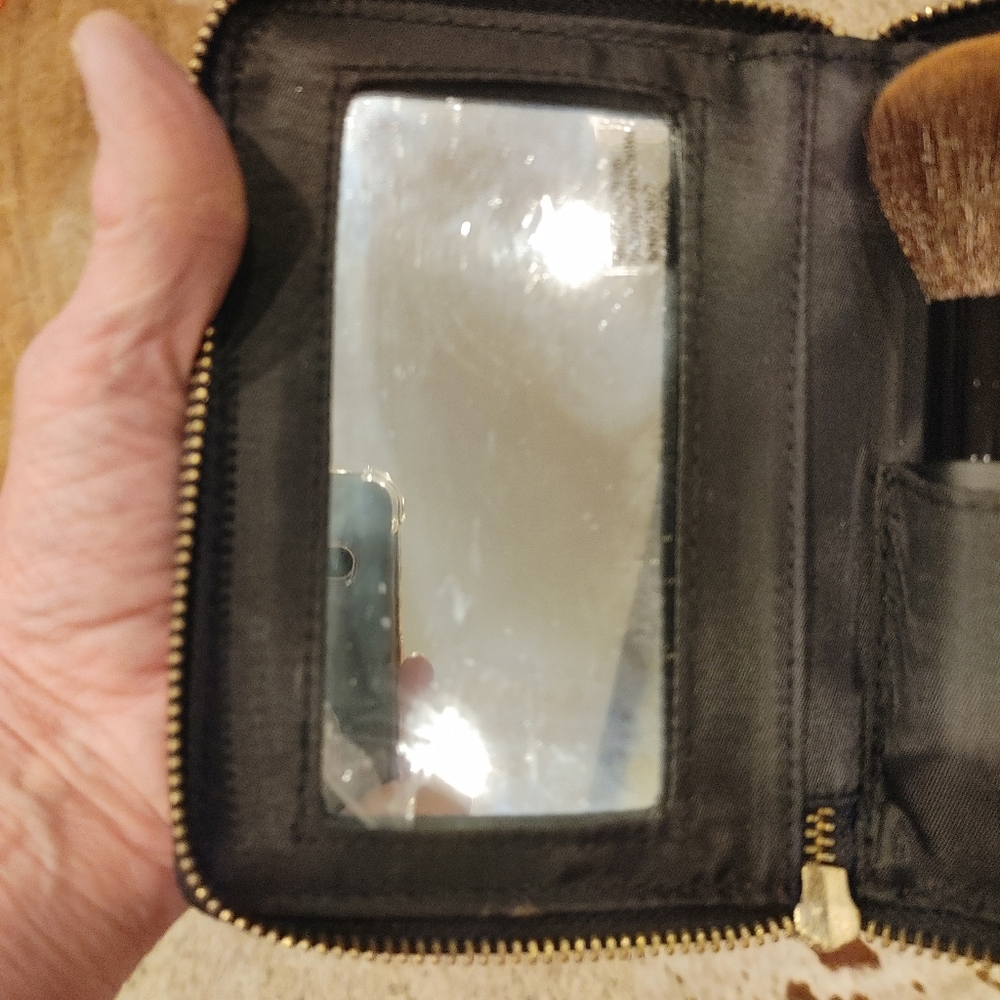 VICTORIA'S SECRET MAKEUP BRUSH WRISTLET AND CCARD WRISTLET BUNDLE - Picture 8 of 11